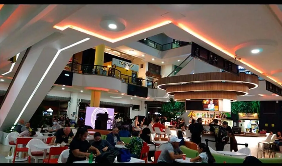 Habitacion 1 En Casa Retro 麦德林 民宿